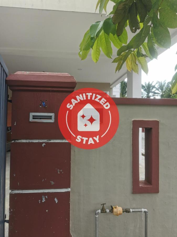 Oyo Homes 90524 D'J Pegaso Serom Homestay Muar Exteriör bild