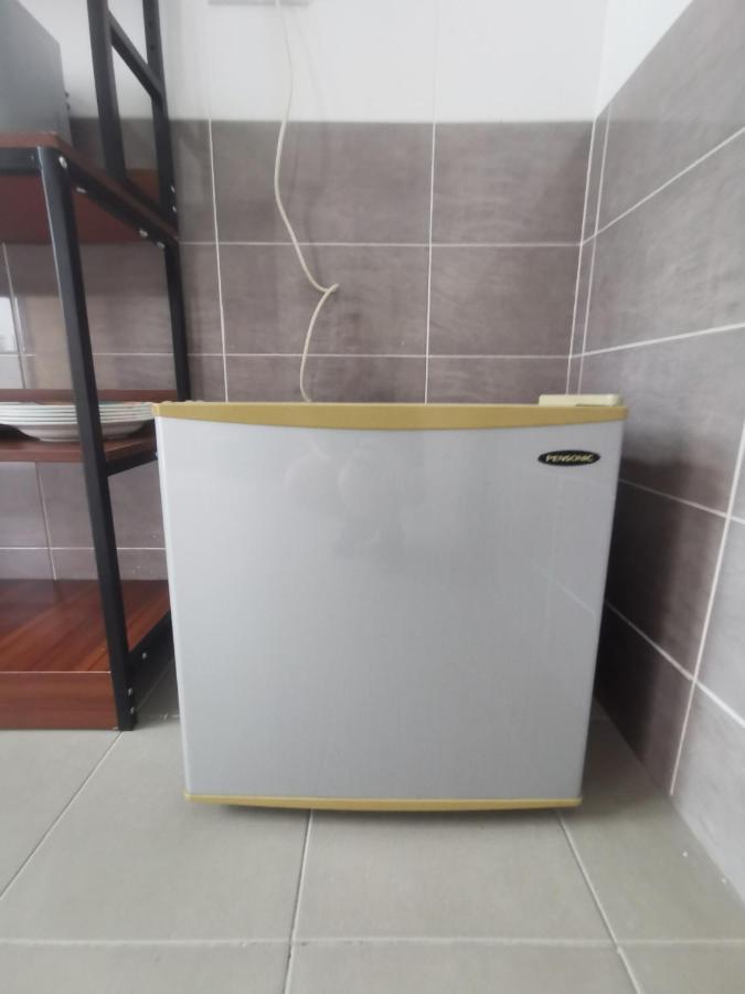 Oyo Homes 90524 D'J Pegaso Serom Homestay Muar Exteriör bild