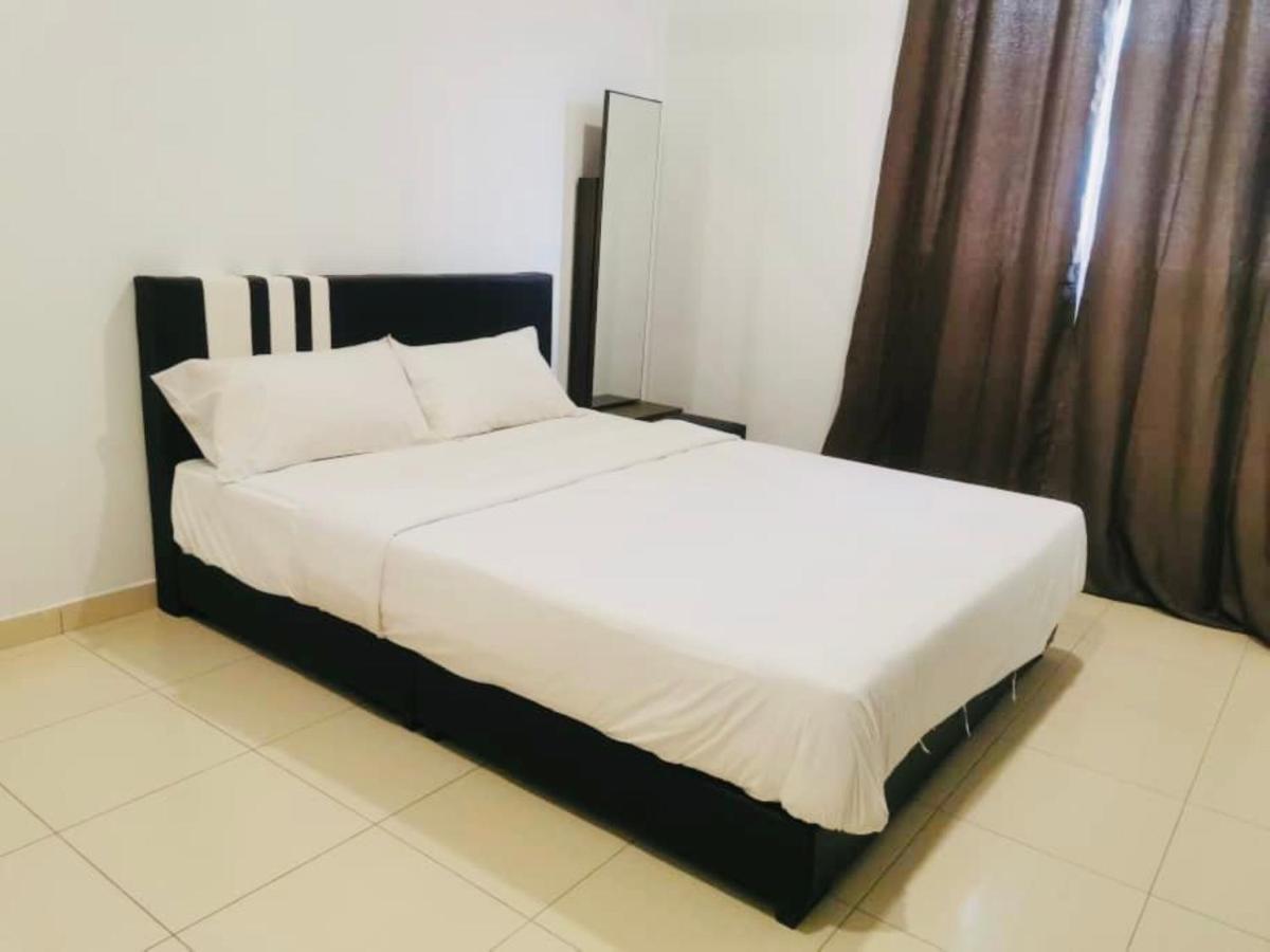 Oyo Homes 90524 D'J Pegaso Serom Homestay Muar Exteriör bild